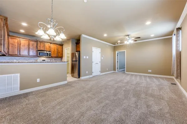 $1,250 | 212 Bolivar Street, Unit 201, Sanger, TX 76266