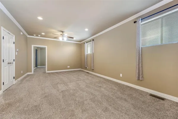$1,250 | 212 Bolivar Street, Unit 201, Sanger, TX 76266
