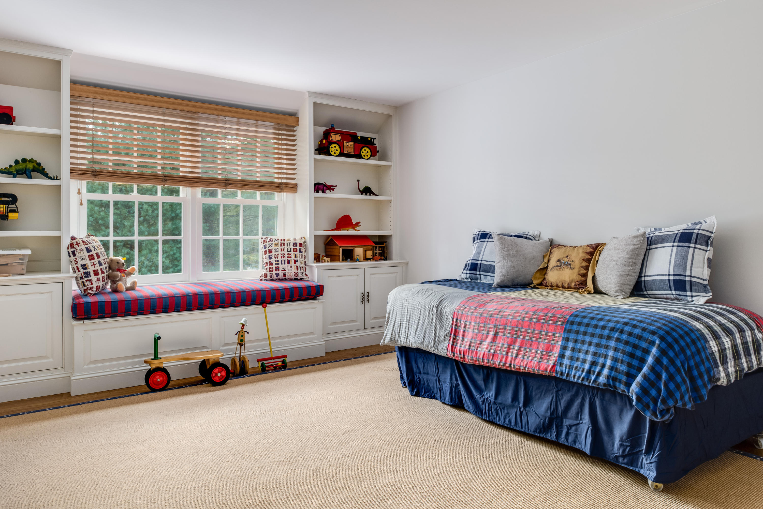 41 St Nicholas Road Darien, CT 06820 - Photo 30 of 39 a bedroom with a bed and a window