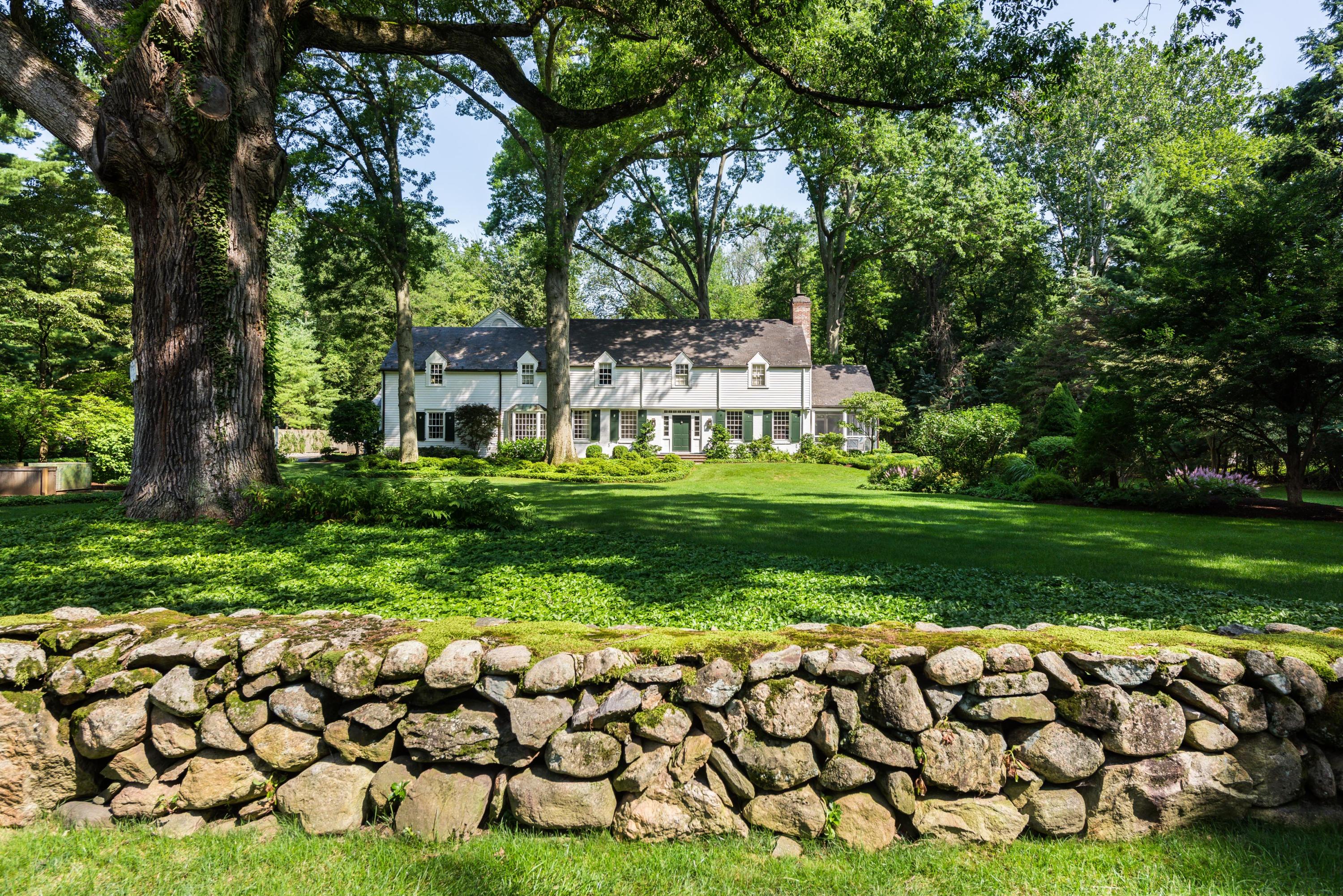 41 St Nicholas Road Darien, CT 06820 - Photo 37 of 39 a view of a park with plants and trees