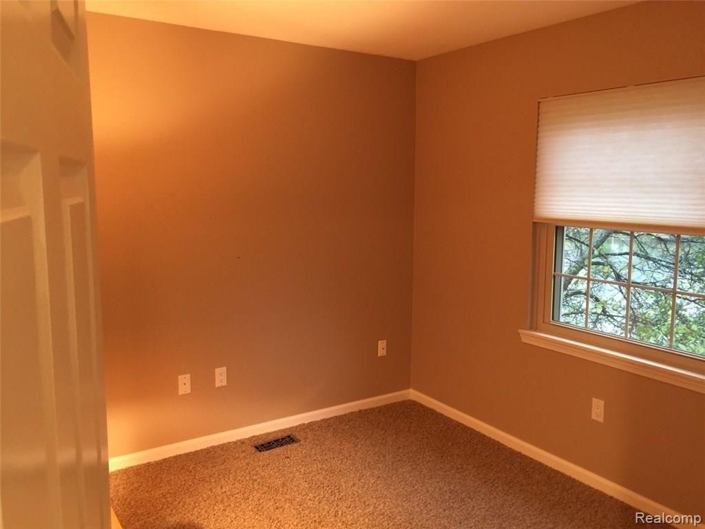40599 Village Wood Road Novi, MI 48375 - Photo 23 of 43