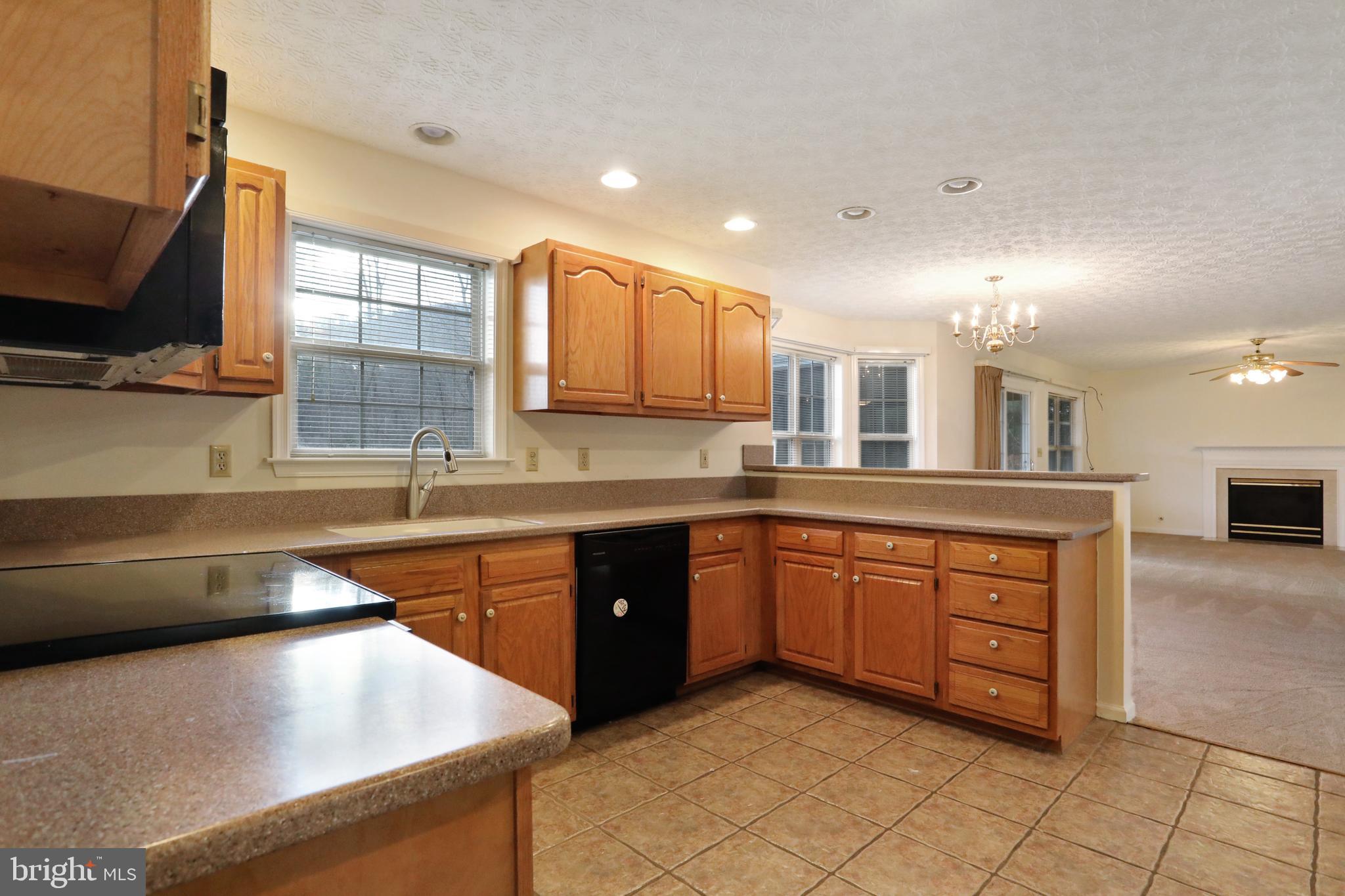 566 Morgan Ford Road Front Royal, VA 22630 - Photo 6 of 60 Kitchen w/upgarded counters