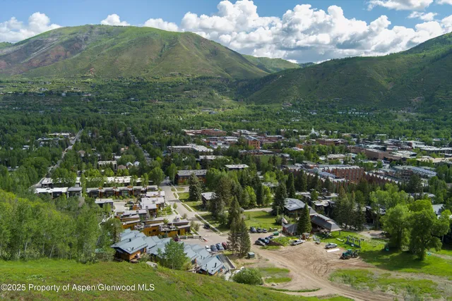 $25,000 | 809 South Aspen Street, Unit 17, Aspen, CO 81611