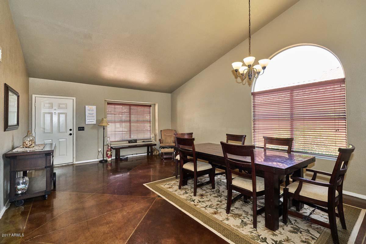 497 West Smoke Tree Road Gilbert, AZ 85233 - Photo 4 of 31 Dining Room-Living Room
