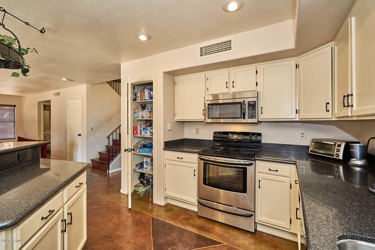 497 West Smoke Tree Road Gilbert, AZ 85233 - Photo 8 of 31 Kitchen4