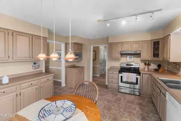 $429,900 | 1204 Rambling Court, Greeneville, TN 37743
