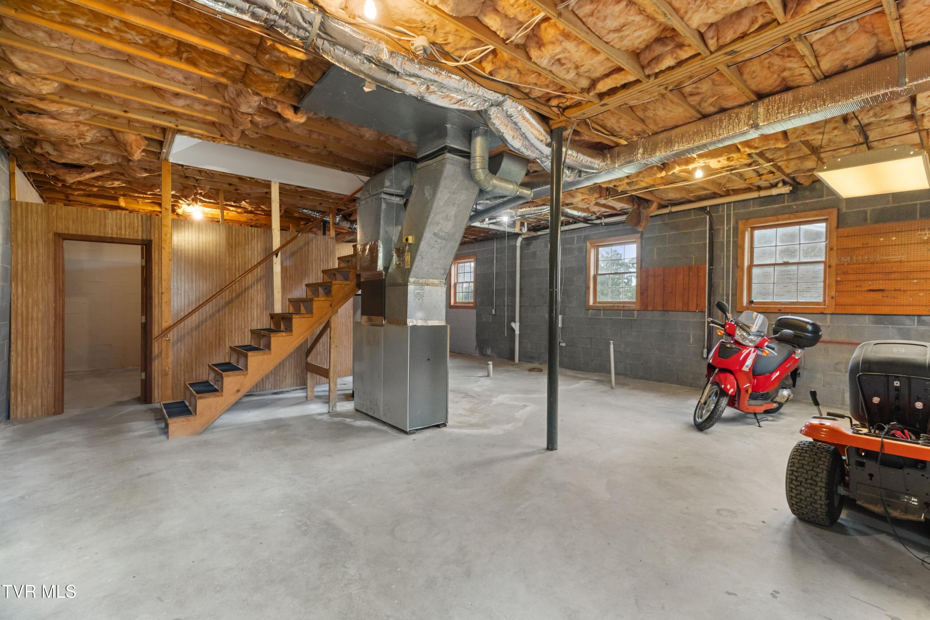 1204 Rambling Court Greeneville, TN 37743 - Photo 35 of 54 031-1204RamblingCourt-Greeneville-TN-377