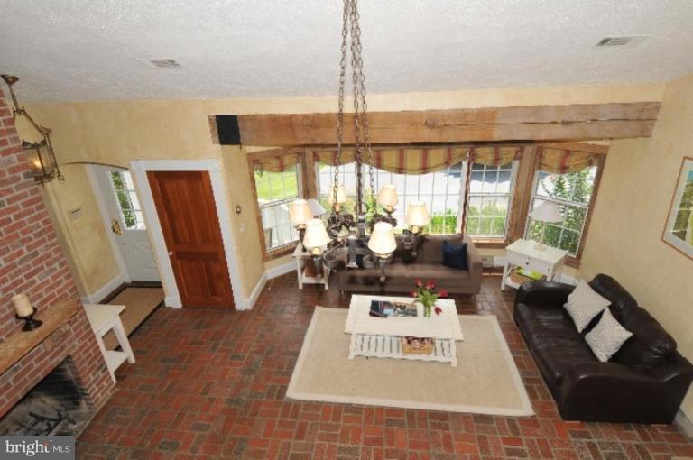 239 Springvale Road Great Falls, VA 22066 - Photo 8 of 22 Family Room #2