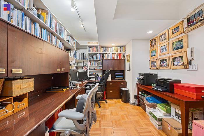 45 West 54th Street, Unit 3C Manhattan, NY 10019 - Photo 12 of 13 a room with musical instruments