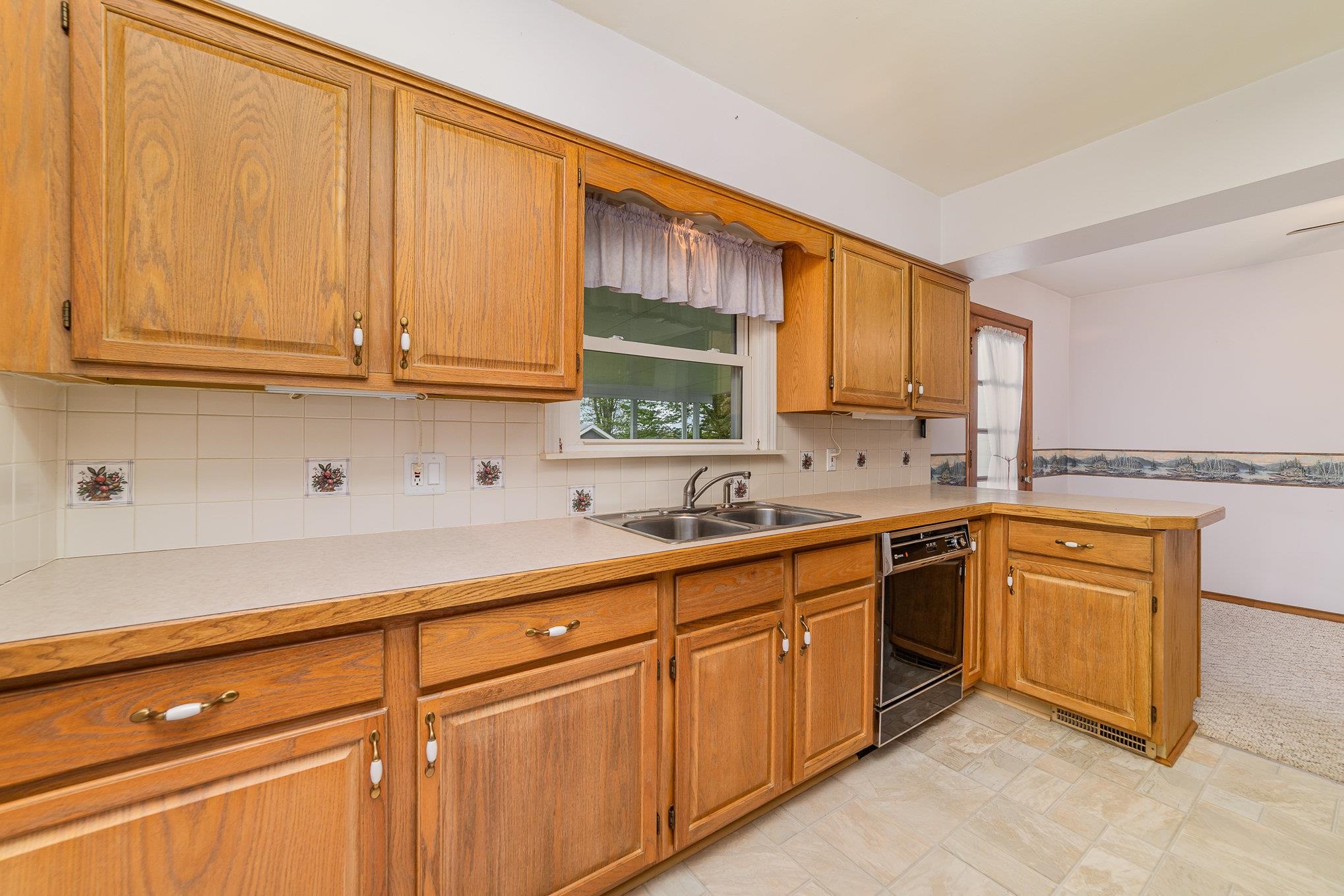 1725 Midland Road Bay City, MI 48706 - Photo 8 of 40 Gallery Image 8