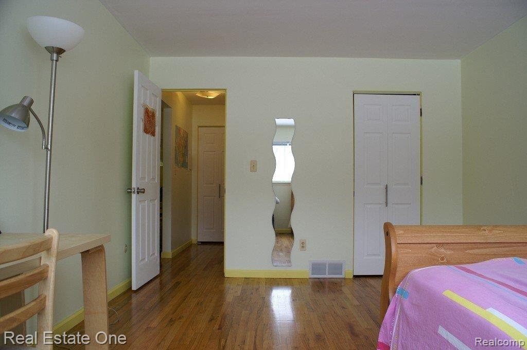 25671 Lahser Road, Unit 39 Southfield, MI 48033 - Photo 7 of 11