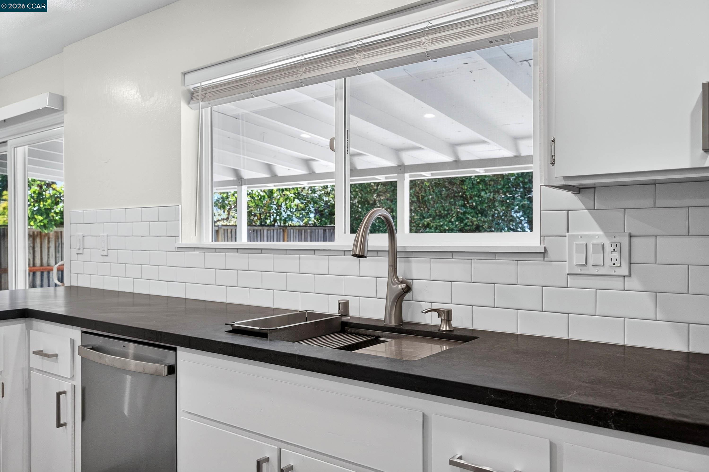 121 Violet Road Hercules, CA 94547 - Photo 24 of 70 Gallery Image 24