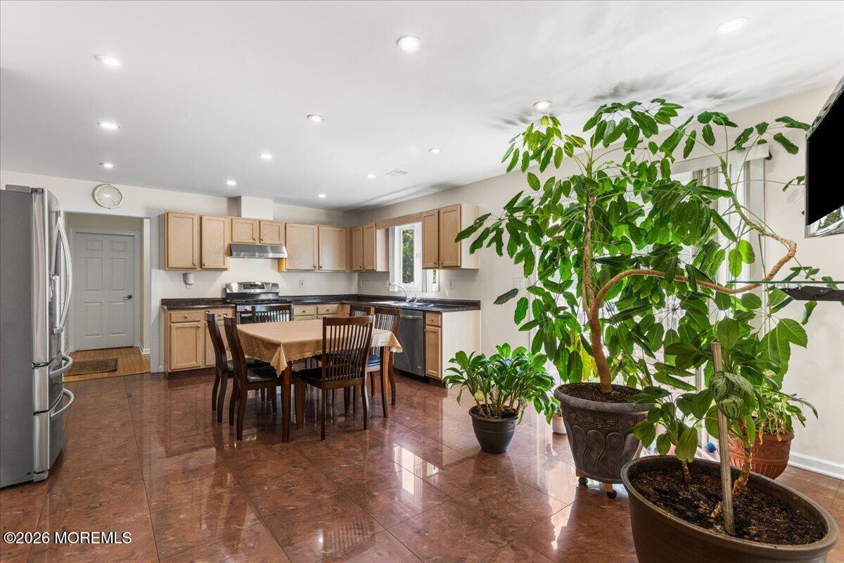 25 Ryan Road Marlboro, NJ 07746 - Photo 10 of 31 10-Kitchen