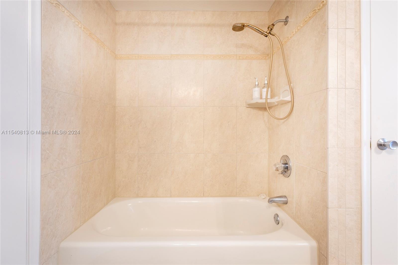 10130 Southwest 70th Avenue Pinecrest, FL 33156 - Photo 30 of 75