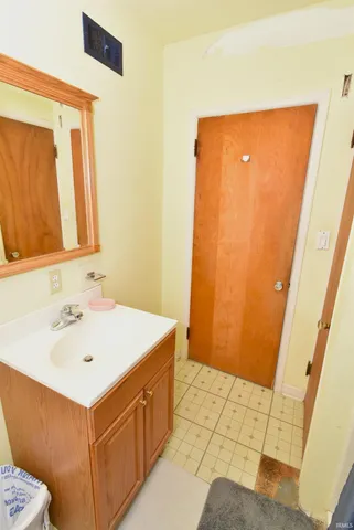 $165,000 | 308 East Ray Street, Kentland, IN 47951