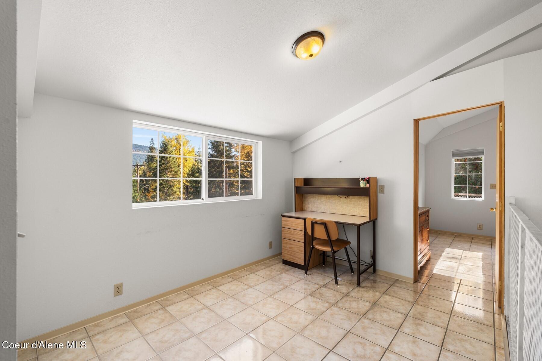 6684 Upper Pack River Road Sandpoint, ID 83864 - Photo 23 of 44 Upstairs Landing