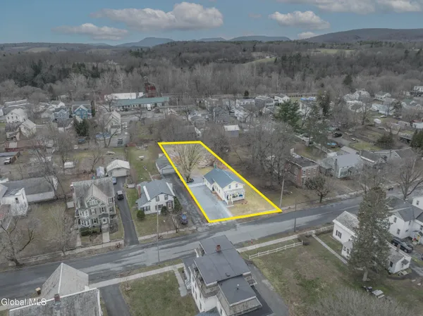 $344,900 | 8 John Street, Greenwich, NY 12834