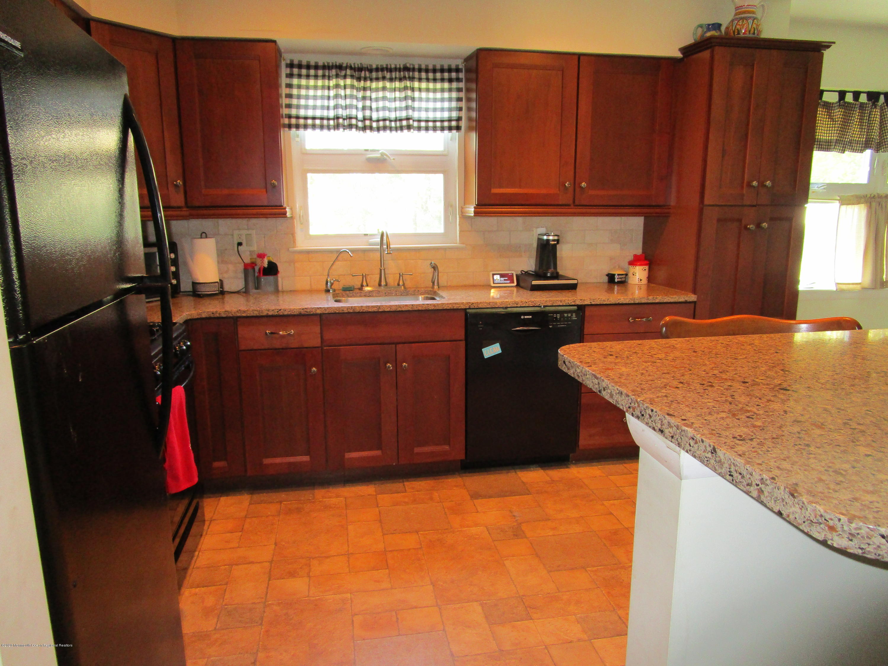 31 Phillips Road Brick, NJ 08724 - Photo 5 of 19 IMG_0089