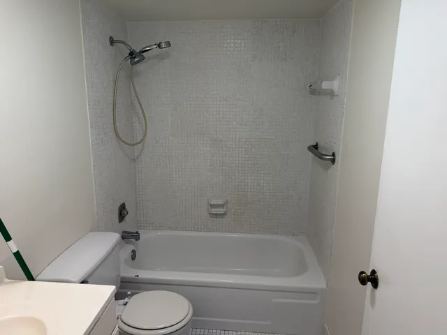 $86,000 | 400 Village Green Circle West, Unit 304, Palm Springs, FL 33461