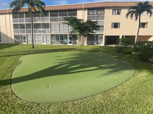 $86,000 | 400 Village Green Circle West, Unit 304, Palm Springs, FL 33461