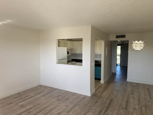 $86,000 | 400 Village Green Circle West, Unit 304, Palm Springs, FL 33461