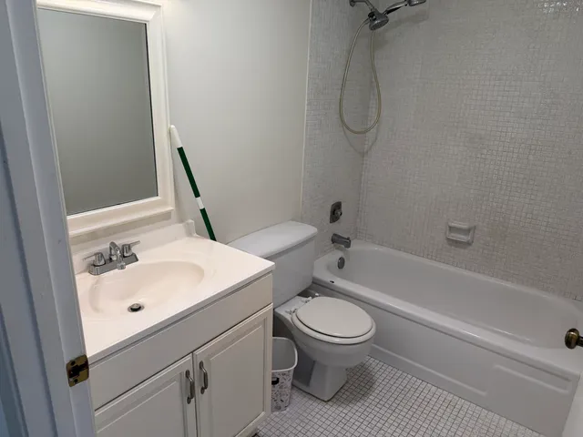 $86,000 | 400 Village Green Circle West, Unit 304, Palm Springs, FL 33461