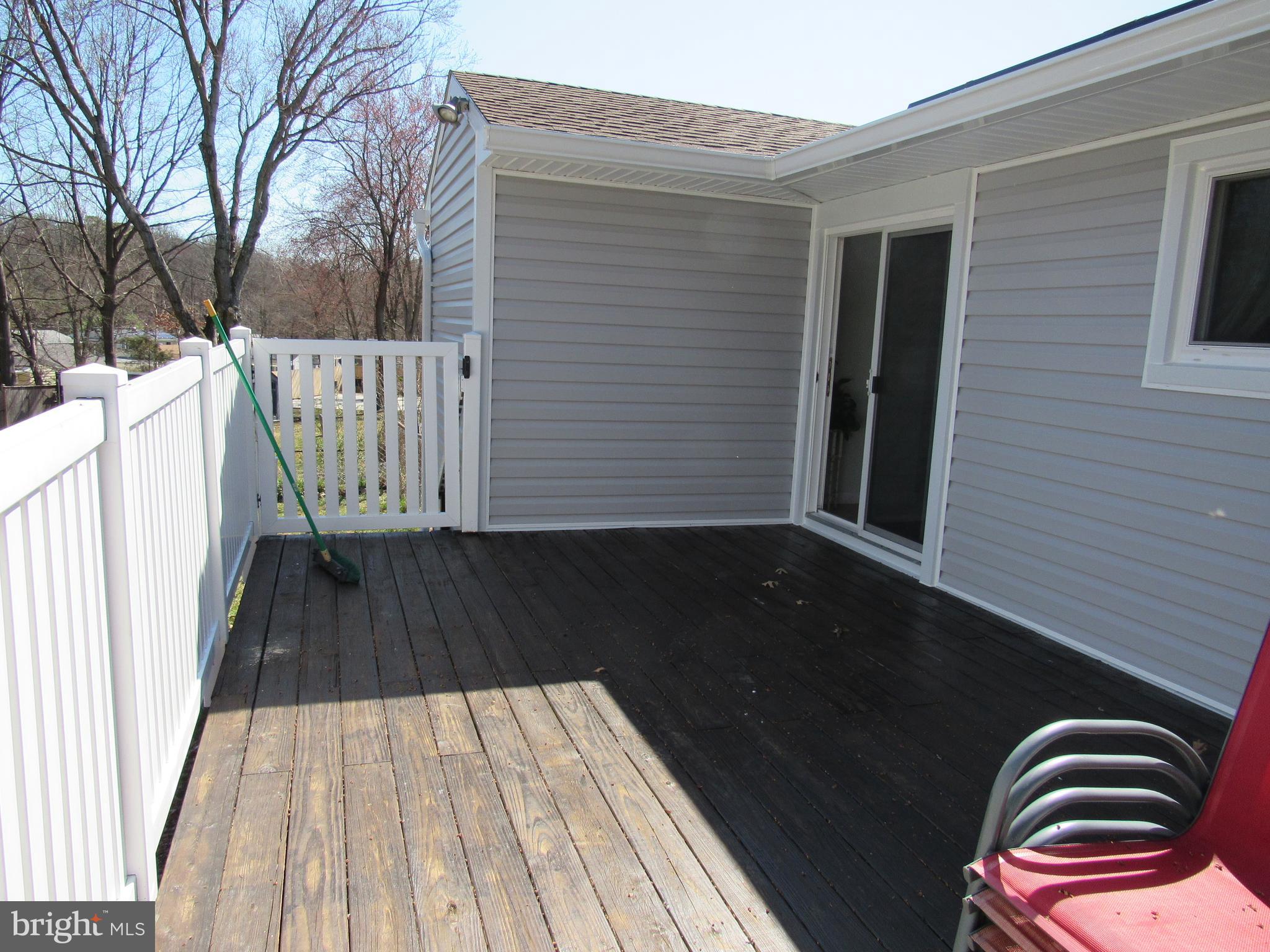 1248 Roundtop Road Odenton, MD 21113 - Photo 17 of 20 Rear Deck