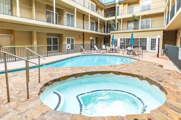 $1,250 | 921 Marine Street, Unit 226, Galveston, TX 77550
