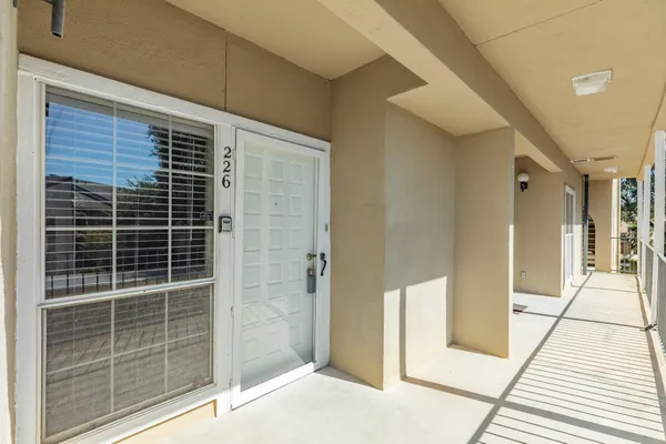 $1,250 | 921 Marine Street, Unit 226, Galveston, TX 77550