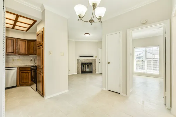 $1,250 | 921 Marine Street, Unit 226, Galveston, TX 77550