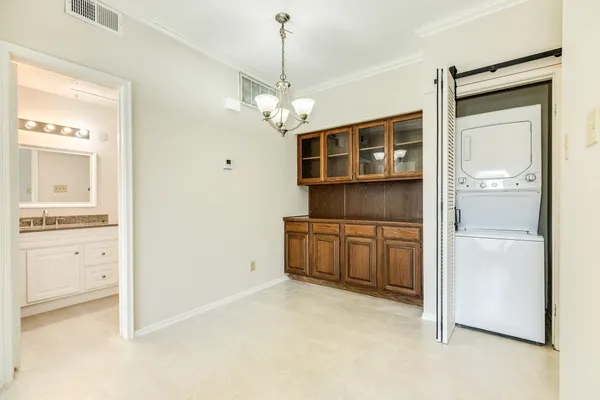 $1,250 | 921 Marine Street, Unit 226, Galveston, TX 77550