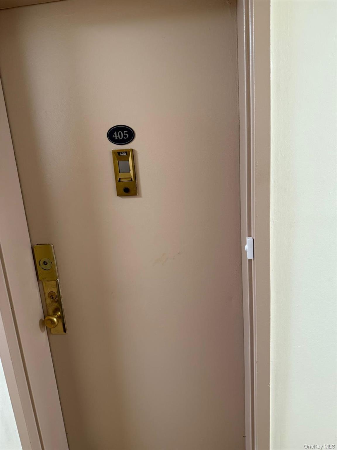 3520 Tryon Avenue, Unit 405 Bronx, NY 10467 - Photo 8 of 22 a close up of a shower