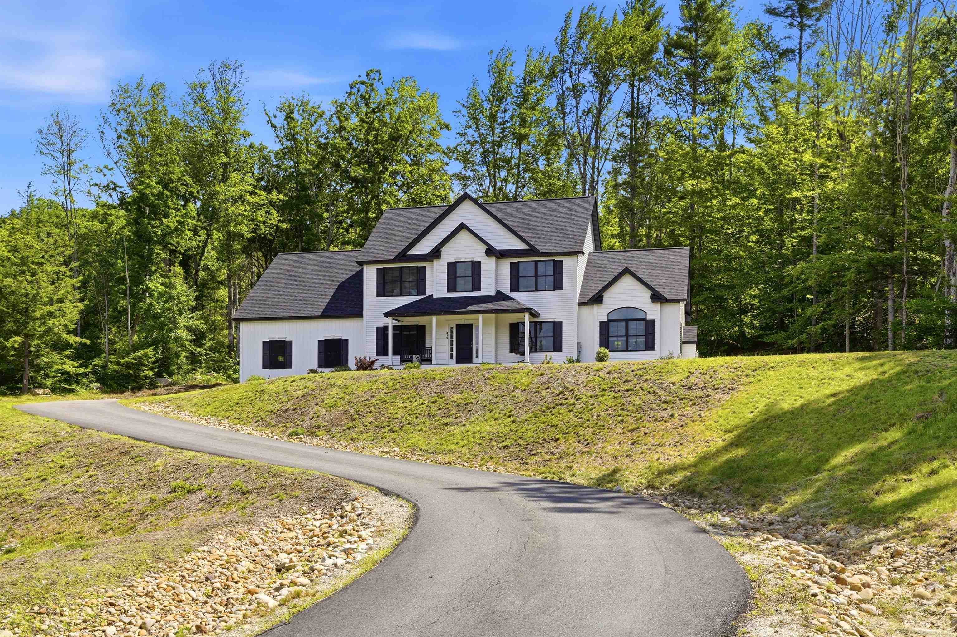 316 Montelona Road Goffstown, NH 03045 - Photo 7 of 60