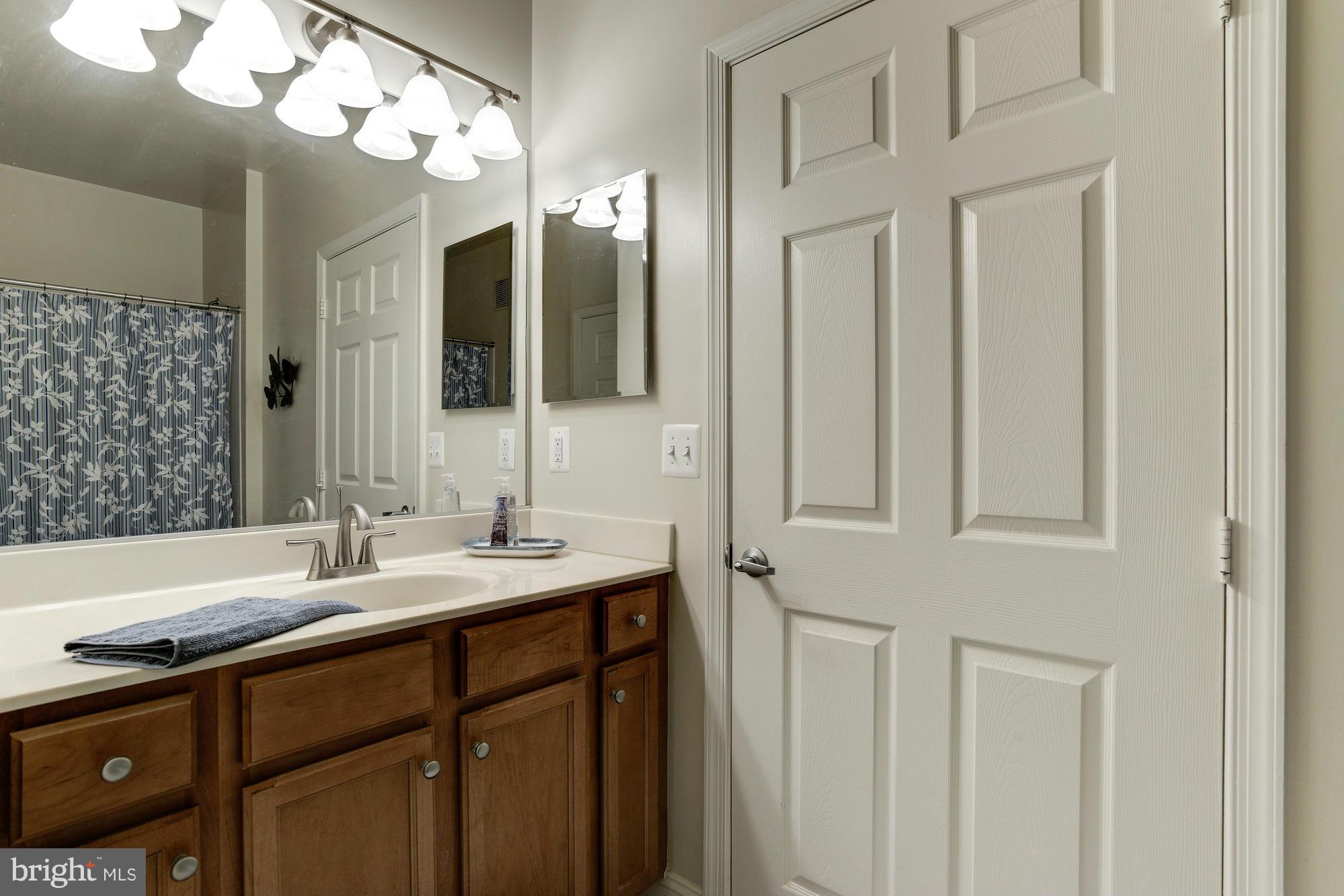 1501 North Point Drive, Unit 101 Reston, VA 20194 - Photo 16 of 30 Bath