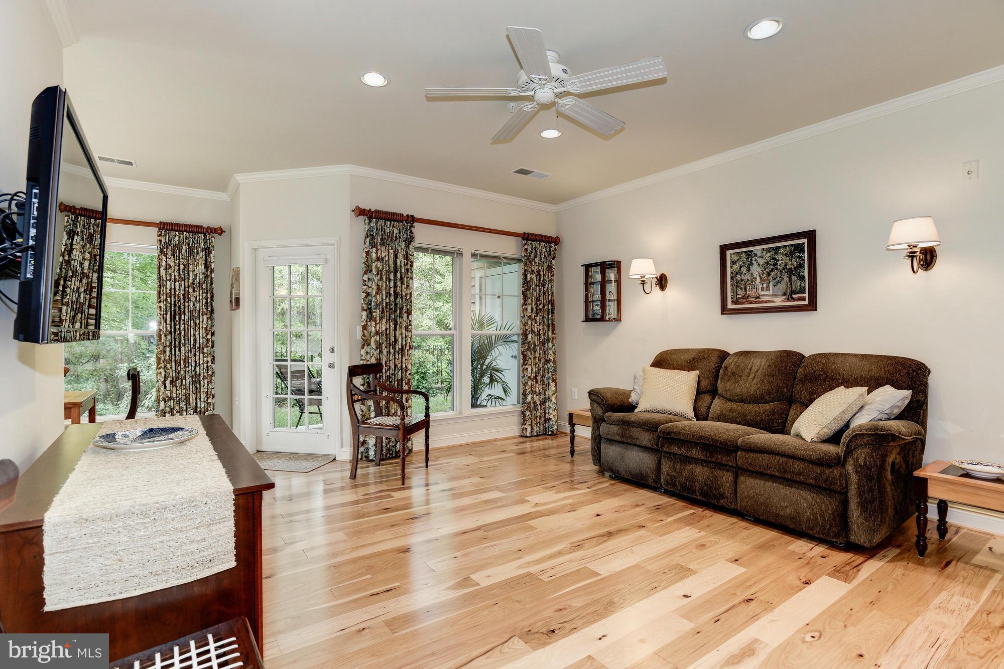 1501 North Point Drive, Unit 101 Reston, VA 20194 - Photo 4 of 30 Living Room