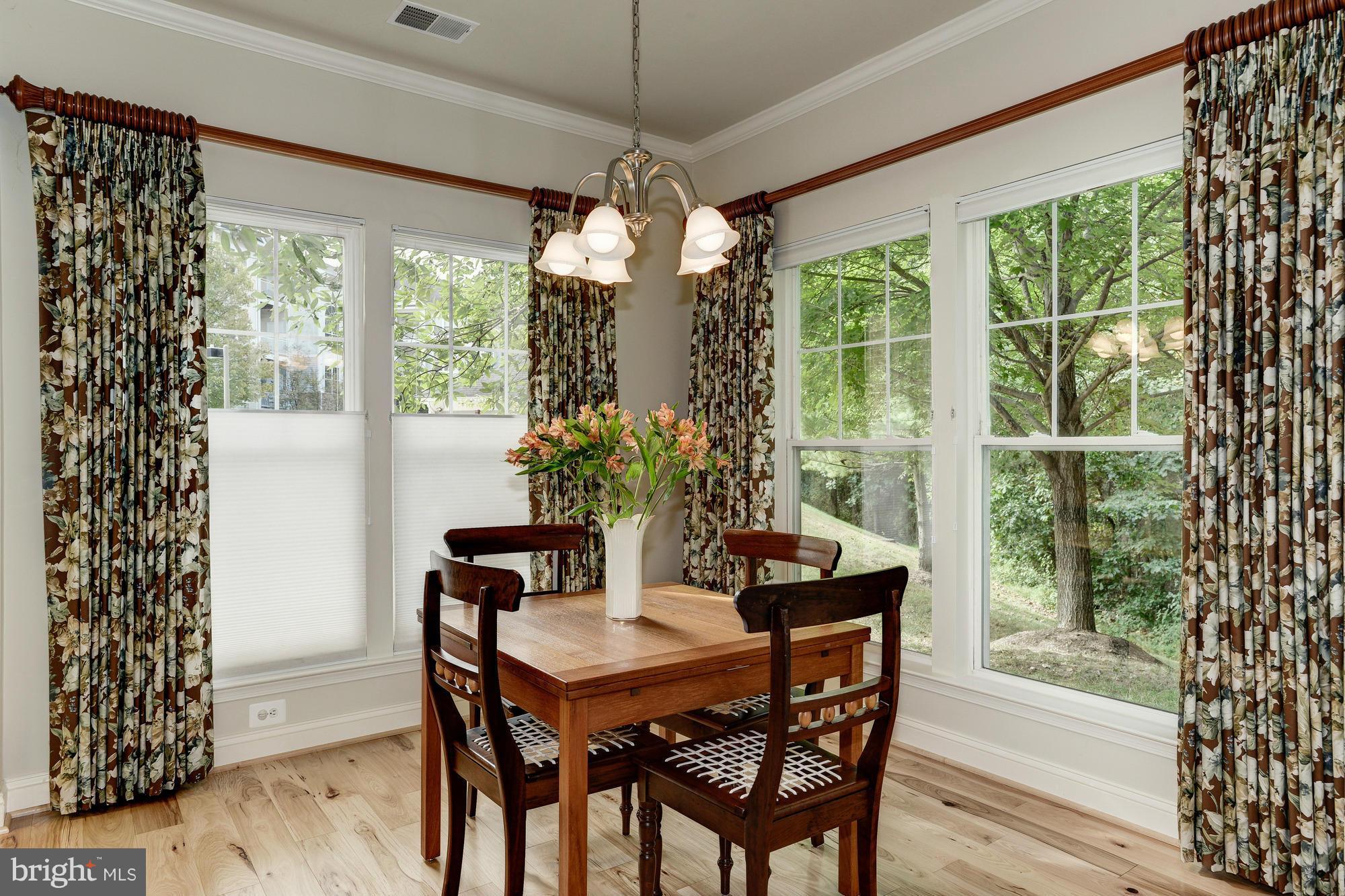 1501 North Point Drive, Unit 101 Reston, VA 20194 - Photo 6 of 30 Dining Room