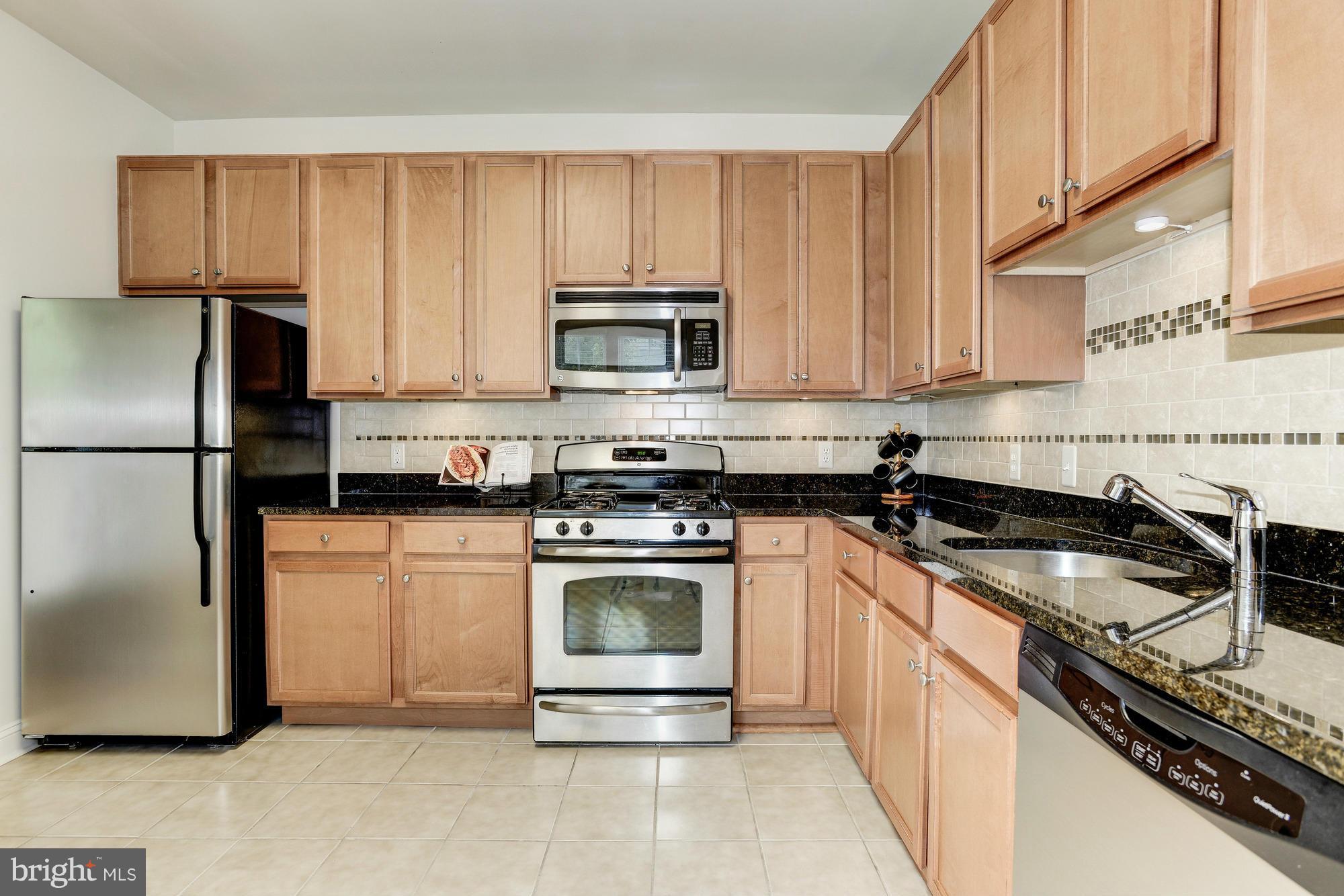 1501 North Point Drive, Unit 101 Reston, VA 20194 - Photo 9 of 30 Kitchen