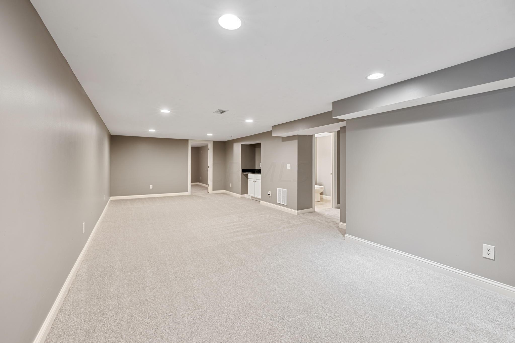 3951 Mountview Road Columbus, OH 43220 - Photo 25 of 35 Finished Basement