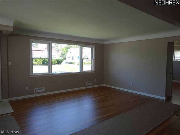 20700 Applegate Road Maple Heights, OH 44137 - Photo 6 of 20 Gallery Image 6