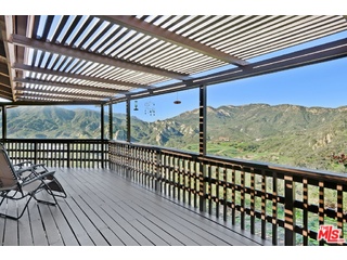 2717 Halsey Road Topanga, CA 90290 - Photo 25 of 39 a view of balcony with wooden floor
