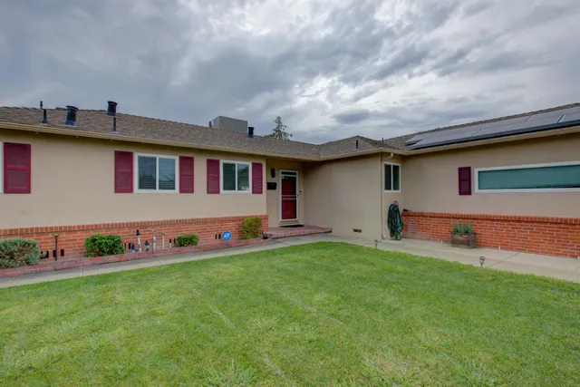 a front view of house with yard