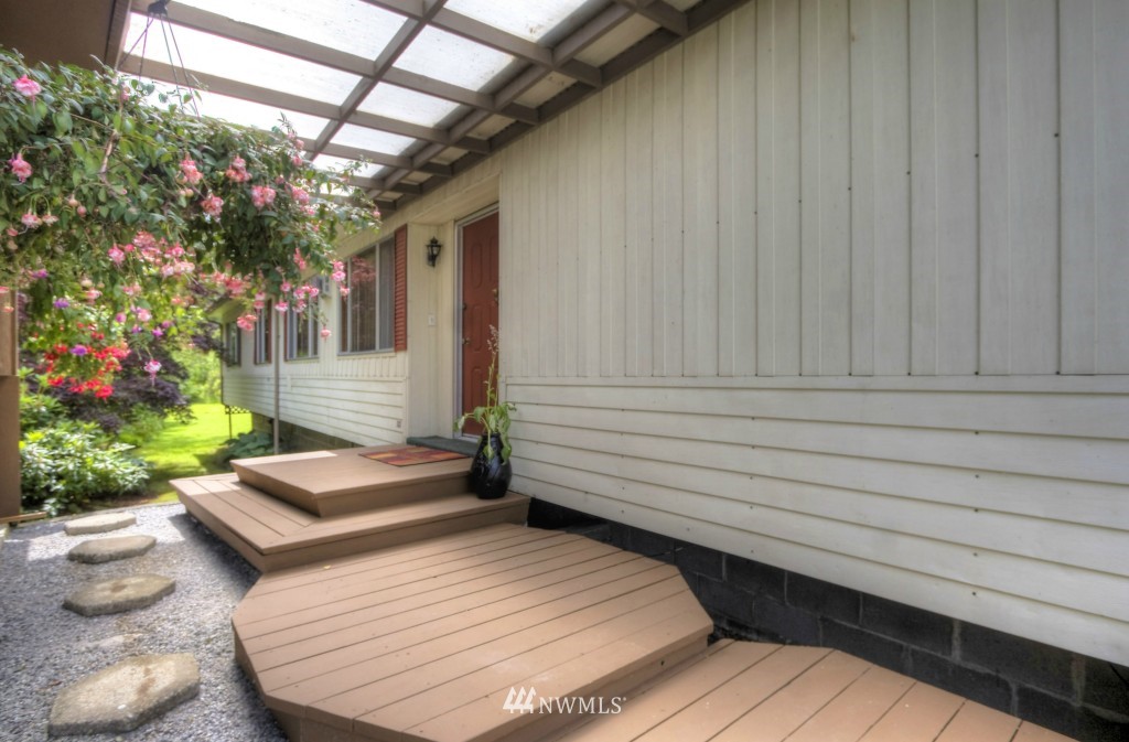 135 Kelly Road Bellingham, WA 98226 - Photo 1 of 18
