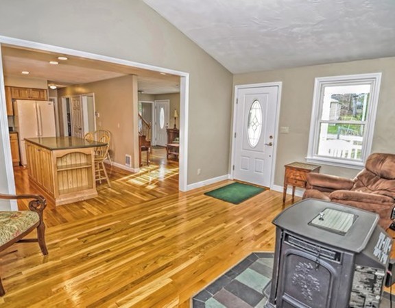 12 Brady Rd Extension Westborough, MA 01581 - Photo 3 of 23 Gallery Image 3