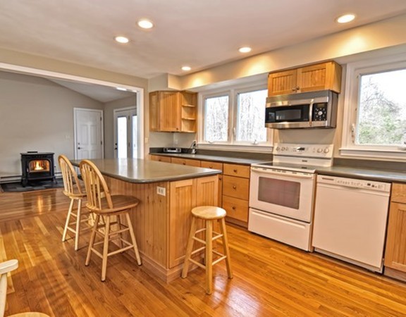 12 Brady Rd Extension Westborough, MA 01581 - Photo 5 of 23 Gallery Image 5
