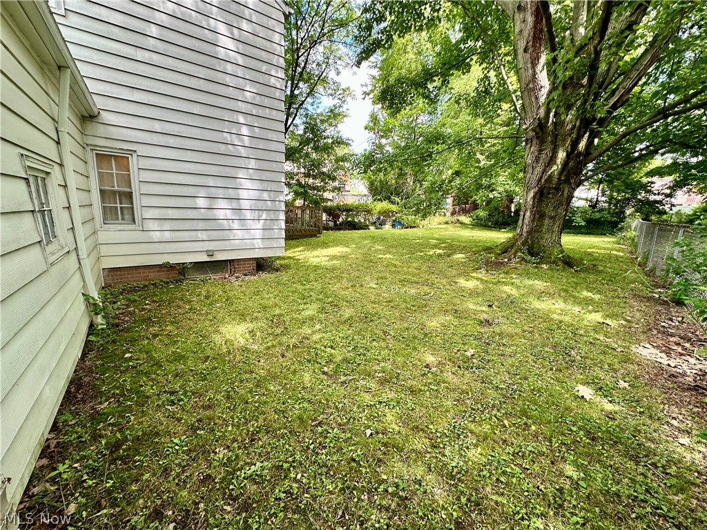 19631 Delaware Road Euclid, OH 44117 - Photo 28 of 36