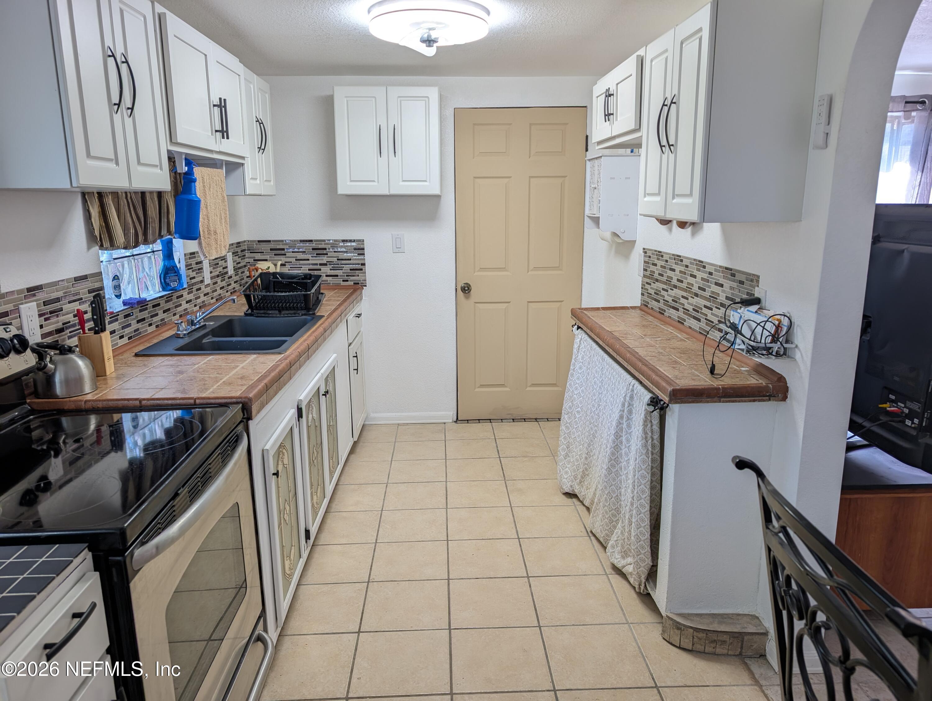 231 5th Way Interlachen, FL 32148 - Photo 13 of 22 231 5TH WAY 17