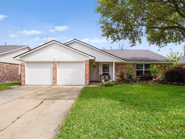$2,600 | 5014 Mary Lou Drive, Houston, TX 77092