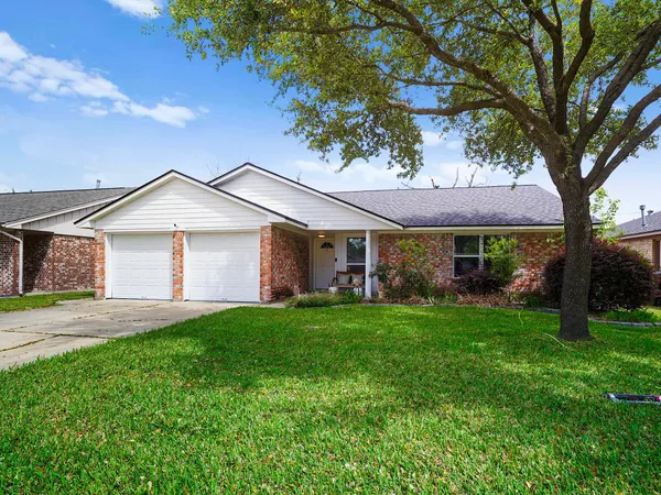 $2,600 | 5014 Mary Lou Drive, Houston, TX 77092