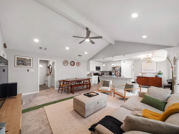 $2,600 | 5014 Mary Lou Drive, Houston, TX 77092