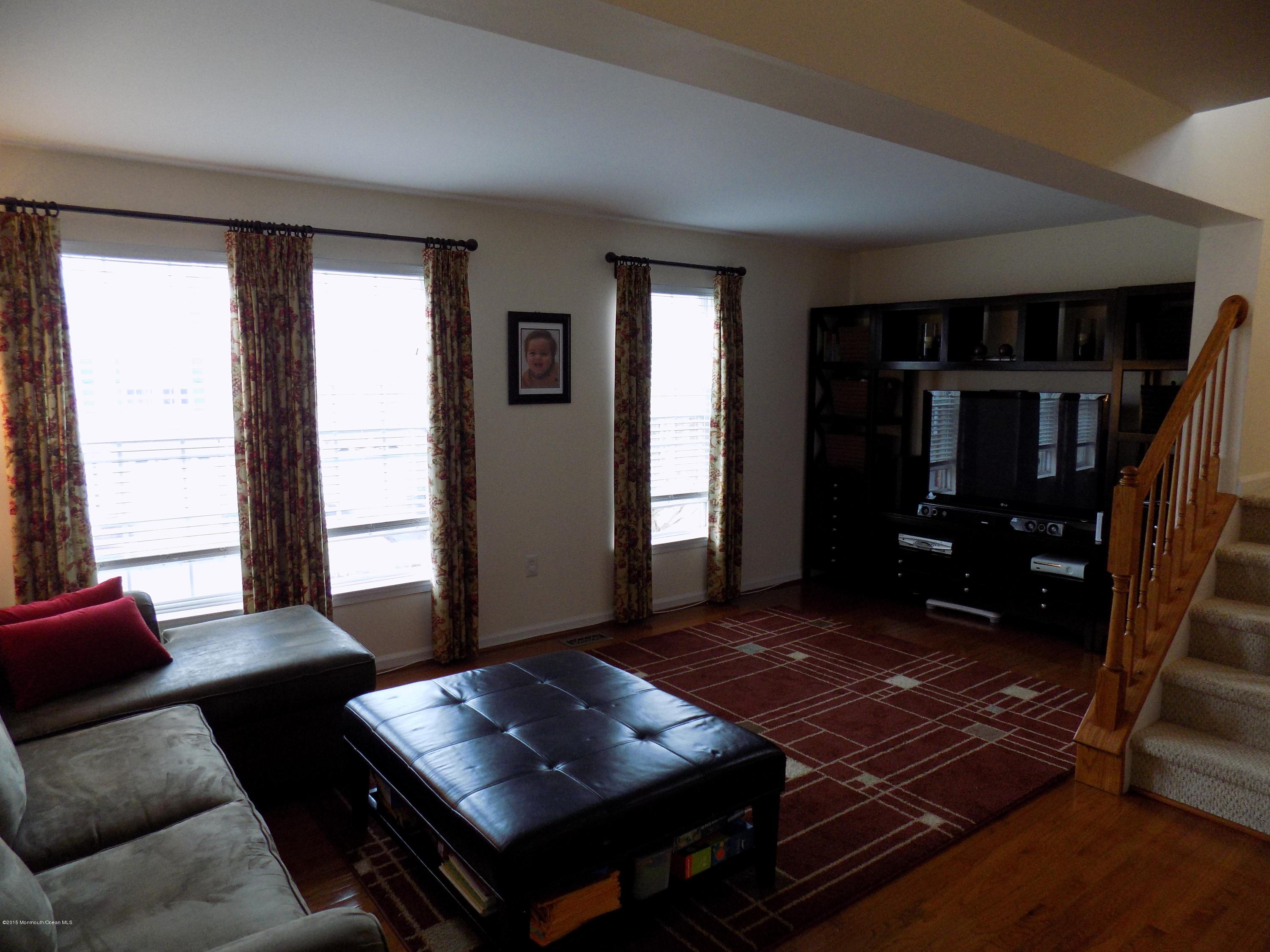 40 Saxton Road Farmingdale, NJ 07727 - Photo 3 of 16 DSCN0019.JPG